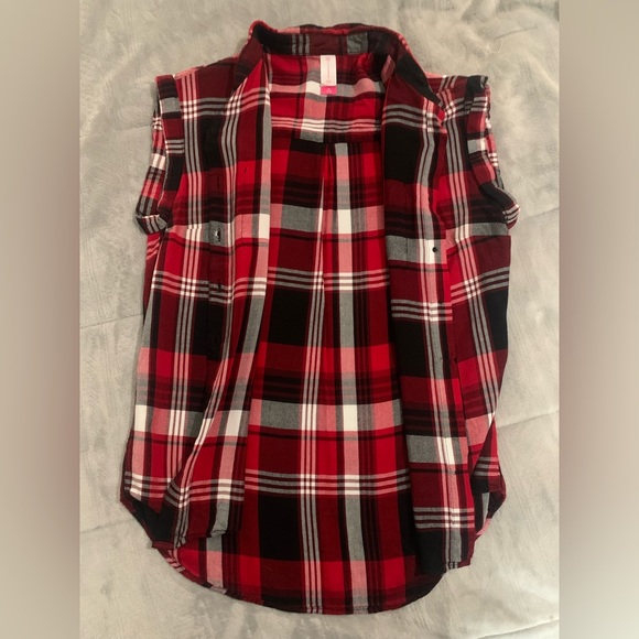 Red plaid button down with collar. NOBO. - Picture 2 of 4